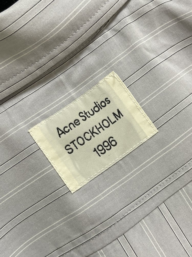 Acne Studios 라벨 스트라이프 버튼 긴팔 셔츠 001-283005