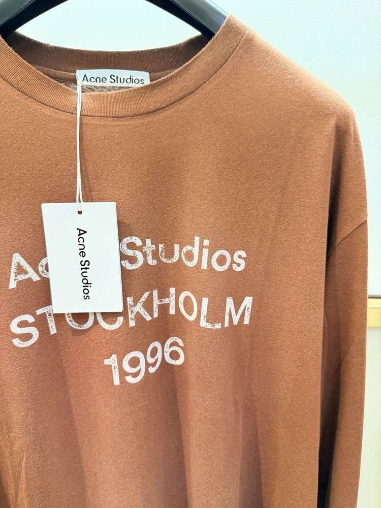 Acne Studios 빈티지 브라운 루즈핏 긴팔 티셔 001-283006