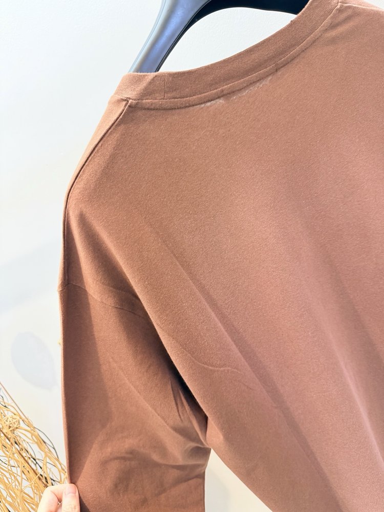 Acne Studios 빈티지 브라운 루즈핏 긴팔 티셔 001-283006