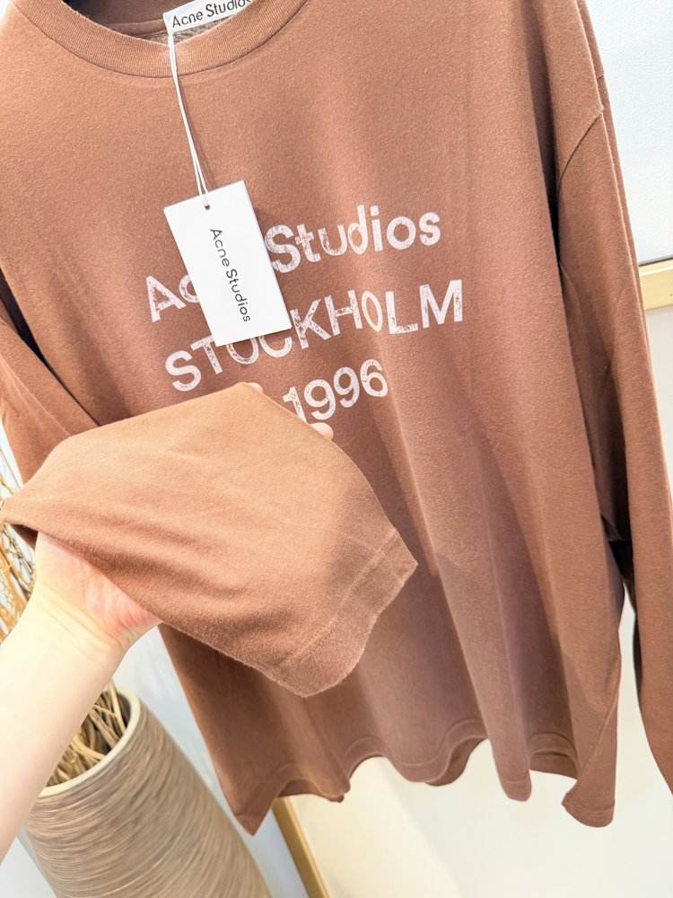 Acne Studios 빈티지 브라운 루즈핏 긴팔 티셔 001-283006