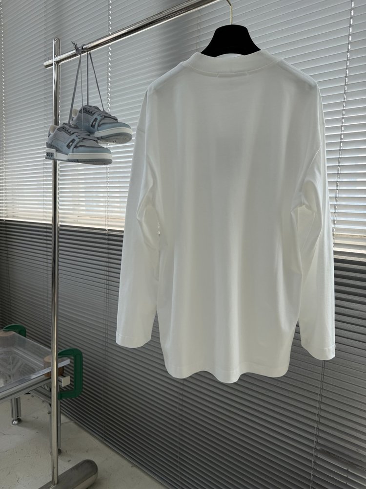 Acne Studios 빈티지 레터 롱슬리브 티셔츠 001-283008