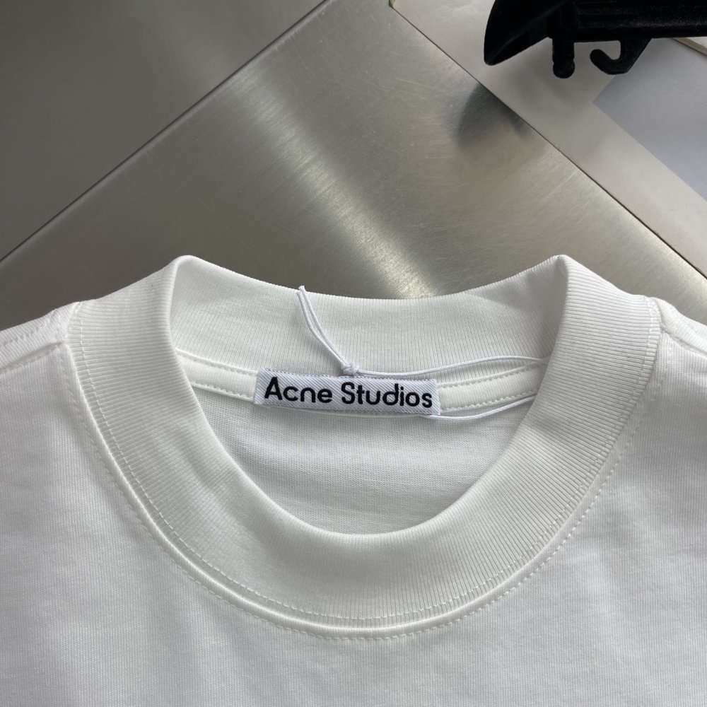 Acne Studios 빈티지 레터 롱슬리브 티셔츠 001-283008