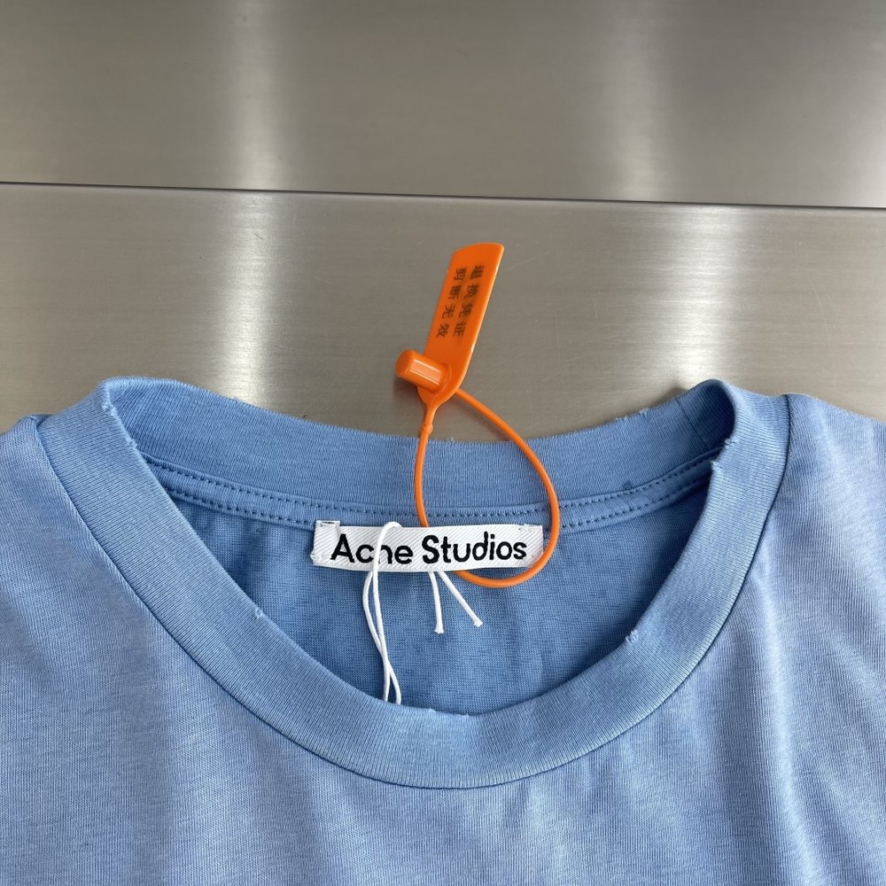 Acne Studios 스프레이 빈티지 로고 롱슬리브 001-283046