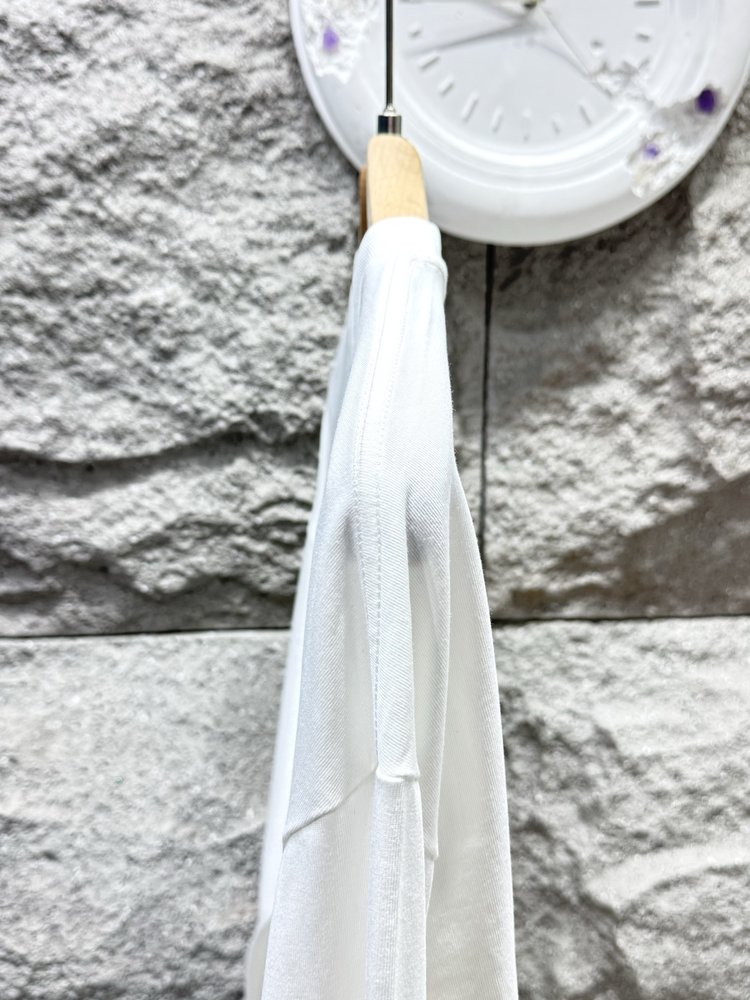 Acne Studios 자수 로고 긴팔 티셔츠 001-283050