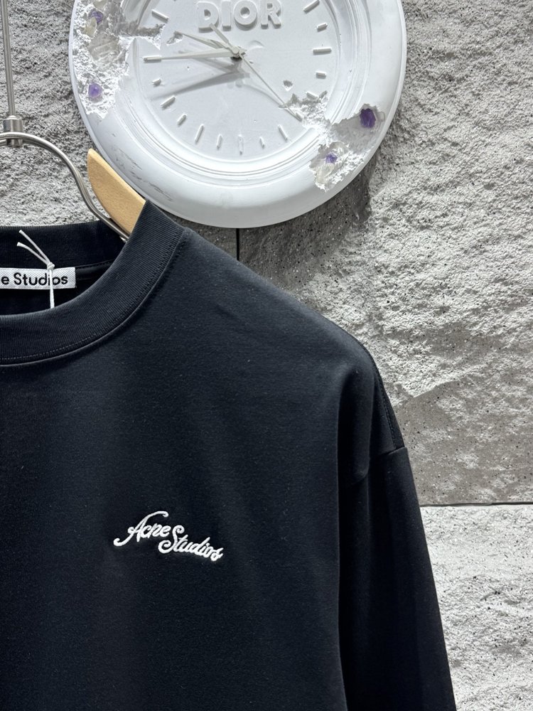 Acne Studios 시그니처 자수 긴팔 티셔츠 001-283052