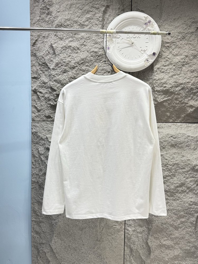 Acne Studios 로고 프린트 롱슬리브 티셔츠 001-283059