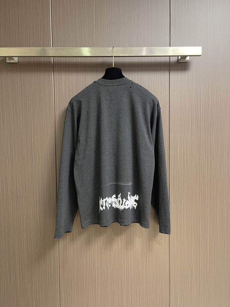Acne Studios 고딕 스프레이 레터링 롱슬리브 001-283061