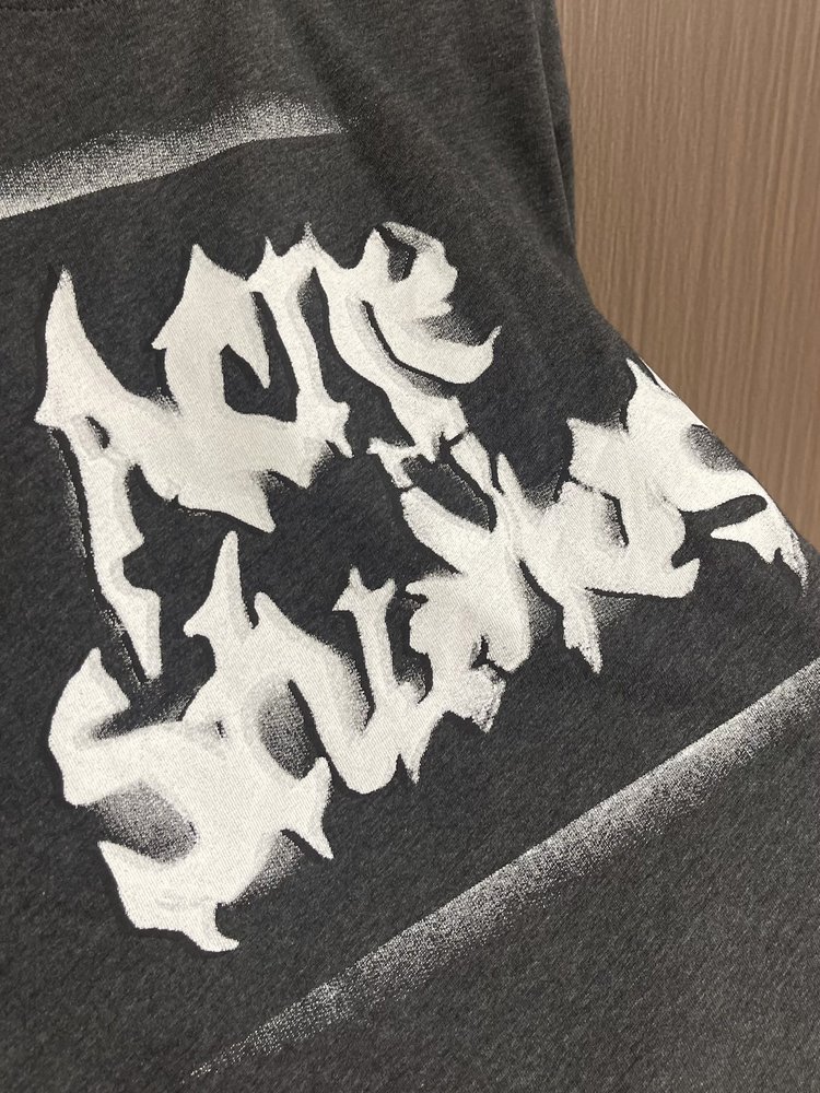 Acne Studios 고딕 스프레이 레터링 롱슬리브 001-283061