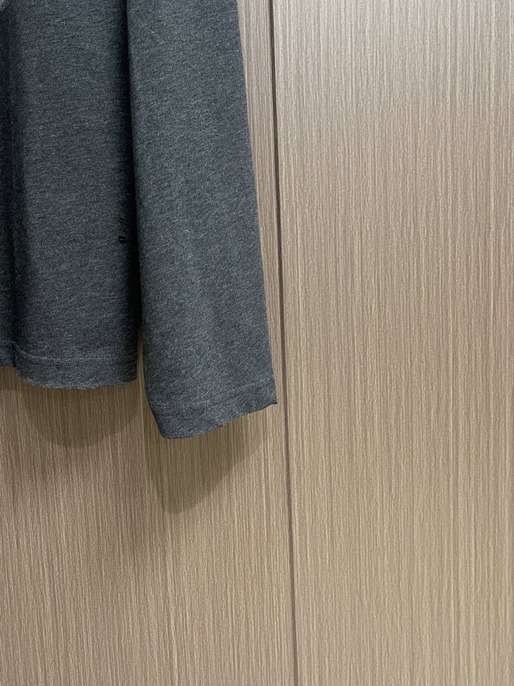 Acne Studios 고딕 스프레이 레터링 롱슬리브 001-283061