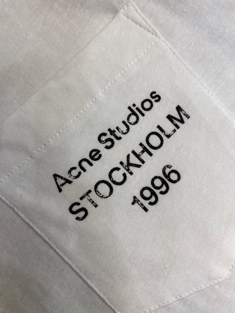 Acne Studios 워싱 데미지 롱슬리브 크루넥 티 001-283063