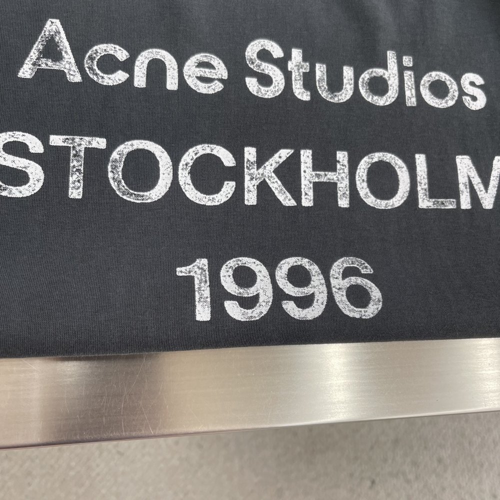 Acne Studios 스프레이 페인팅 빈티지 로고 긴 001-283064