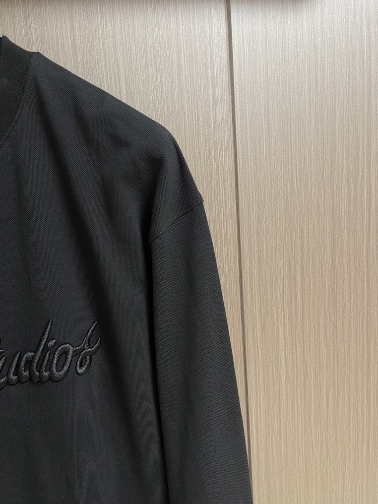 Acne Studios 로고 자수 긴팔 티셔츠 001-283074