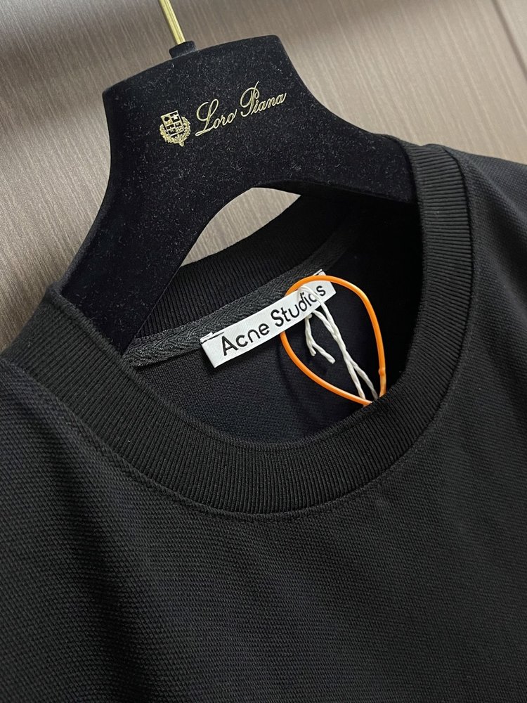Acne Studios 로고 자수 긴팔 티셔츠 001-283074