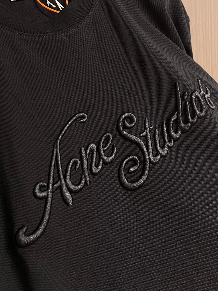 Acne Studios 로고 자수 긴팔 티셔츠 001-283074