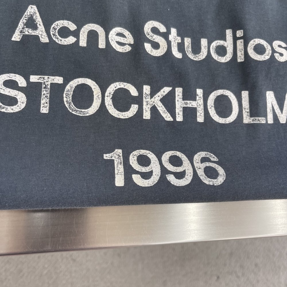 Acne Studios 스프레이 빈티지 로고 긴팔 001-283075