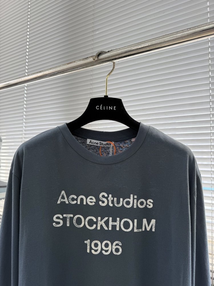 Acne Studios 스프레이 빈티지 로고 긴팔 001-283075