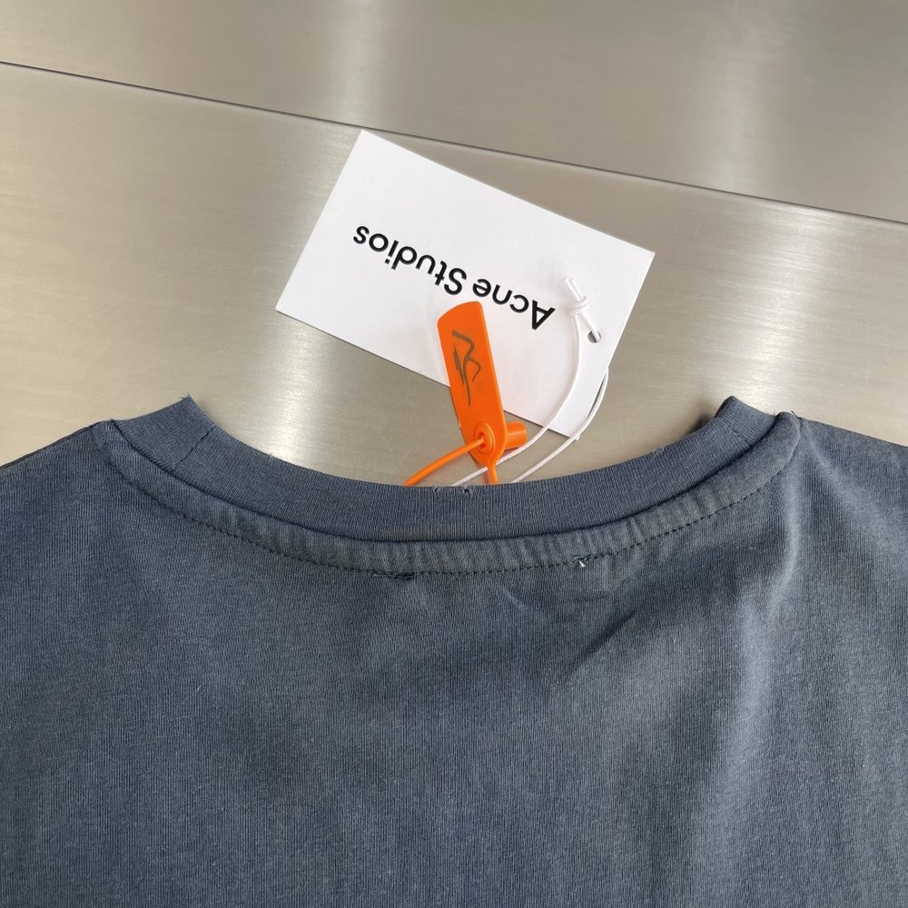 Acne Studios 스프레이 빈티지 로고 긴팔 001-283075
