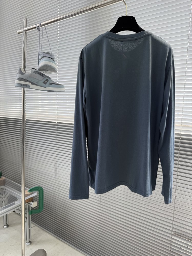 Acne Studios 스프레이 빈티지 로고 긴팔 001-283075