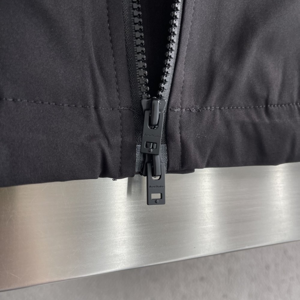 Acne Studios 테크 패브릭 자수 자켓 001-283080