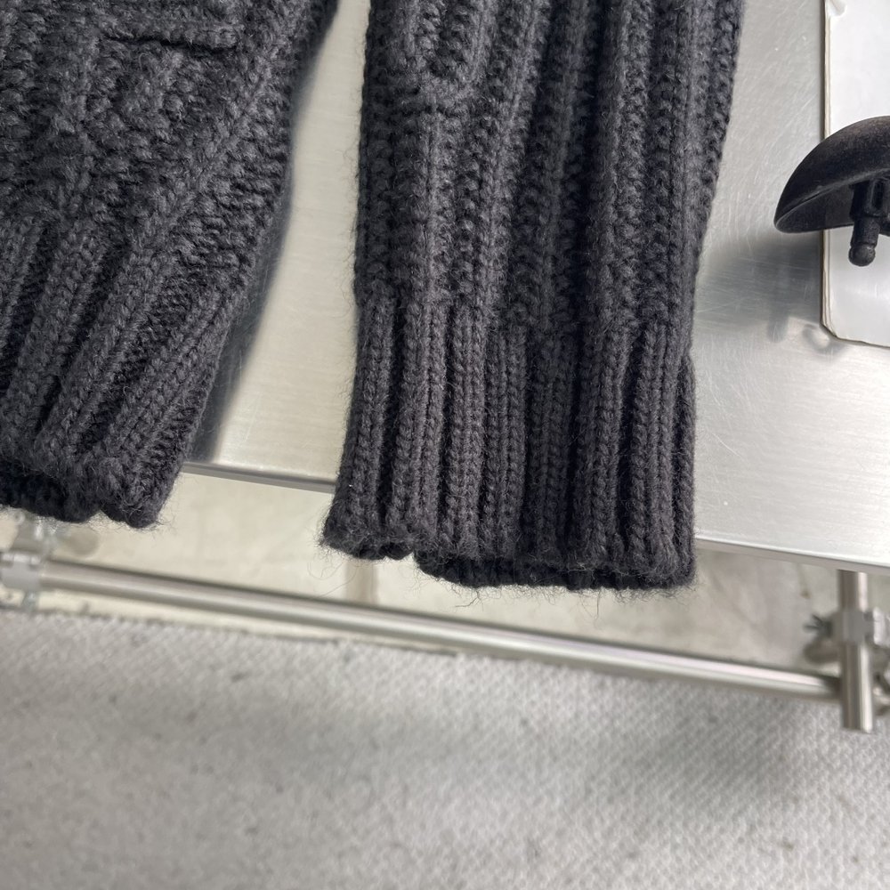 Acne Studios 자수 지퍼 니트 가디건 001-283081