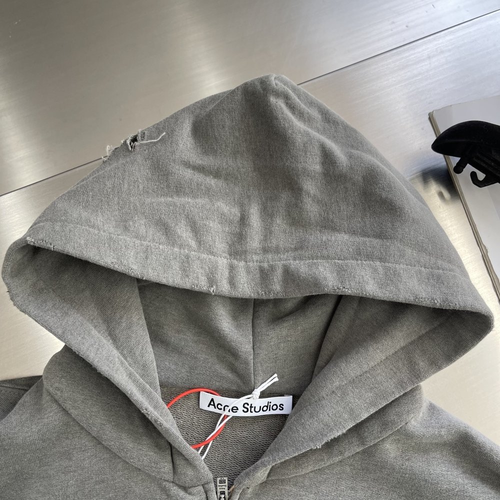Acne Studios 구멍 뚫린 빈티지 로고 지퍼 재 001-283084
