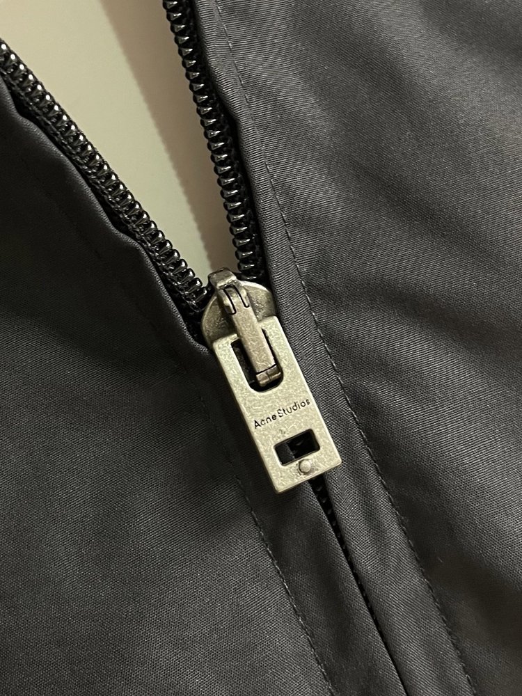 Acne Studios 프린트 로고 빈티지 양방향 지퍼 001-283093