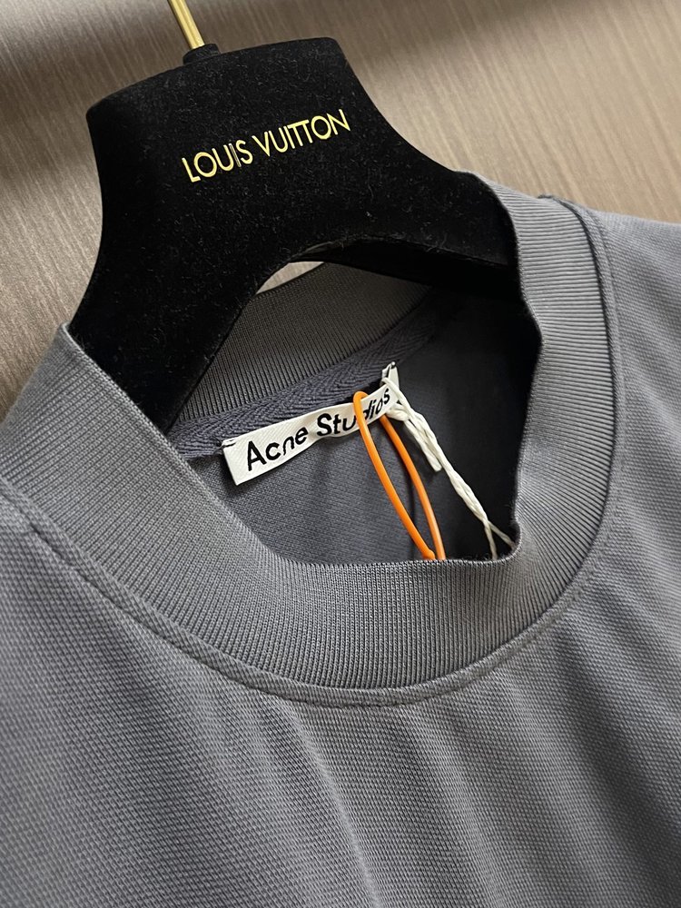 Acne Studios 자수 로고 긴팔 티셔츠 001-283098
