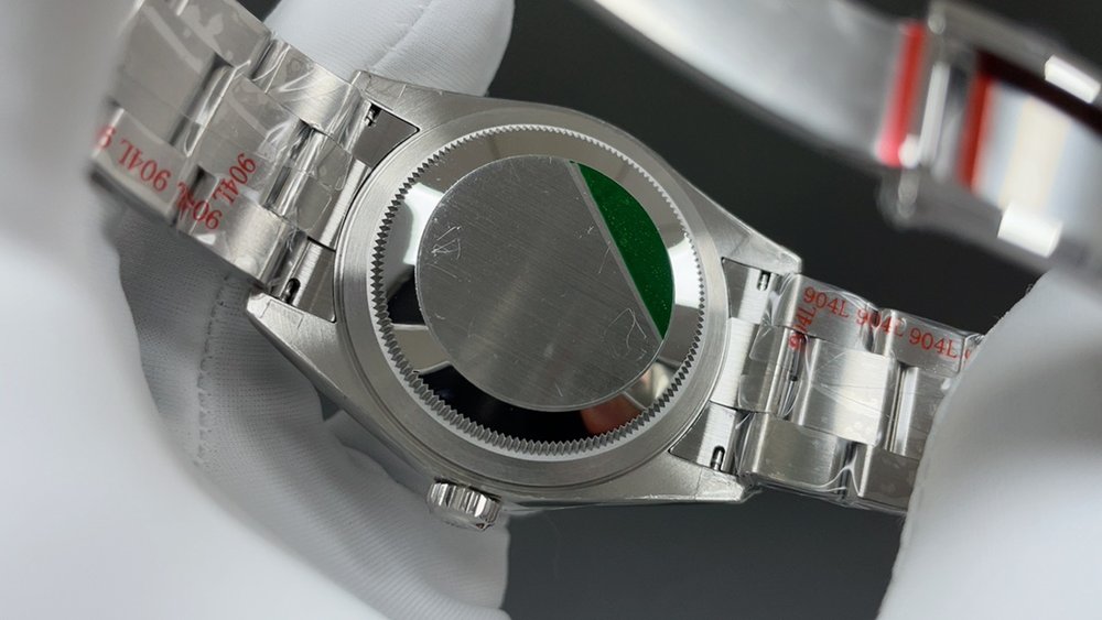 롤렉스 스카이드웰러 화이트 케이스 블랙 다이얼 42mm 001-283352