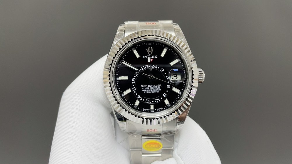 롤렉스 스카이드웰러 화이트 케이스 블랙 다이얼 42mm 001-283352
