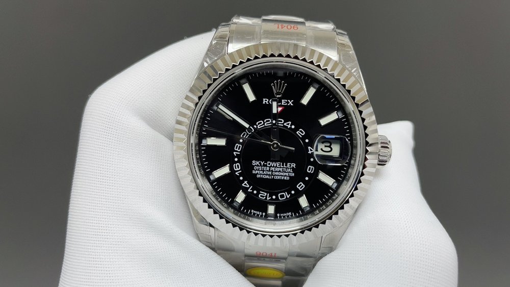 롤렉스 스카이드웰러 화이트 케이스 블랙 다이얼 42mm 001-283352