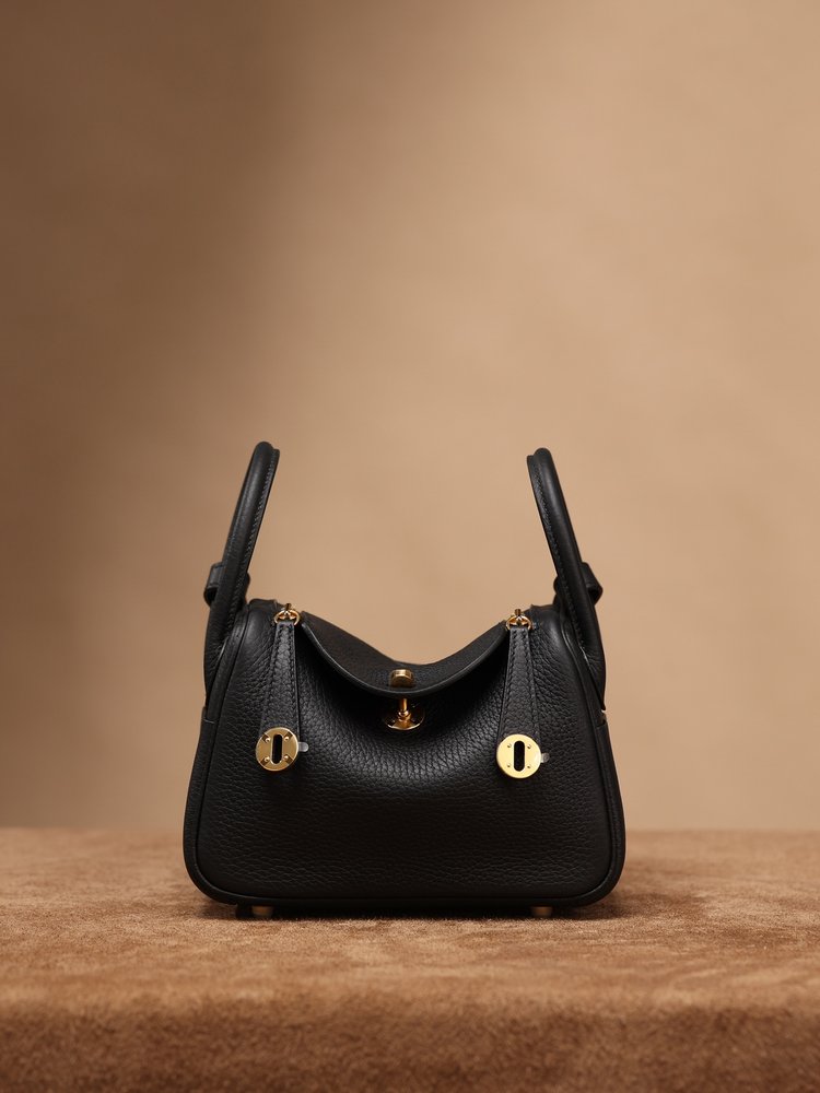 에르메스 Lindy Mini 19cm 블랙 실버버클 핸 001-283397