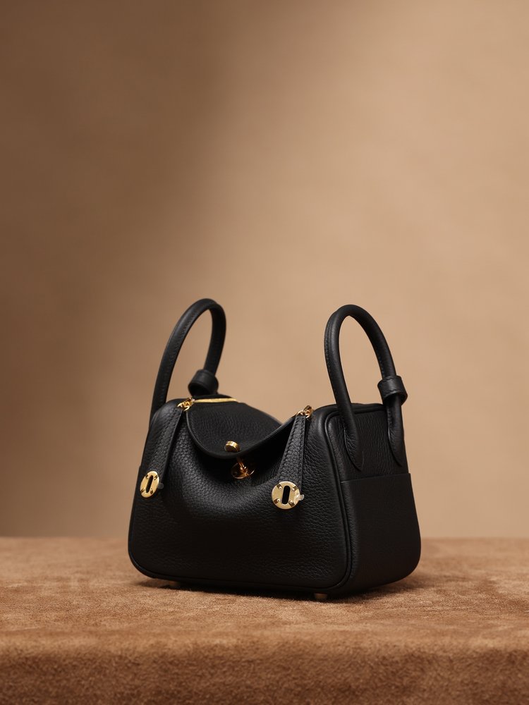 에르메스 Lindy Mini 19cm 블랙 실버버클 핸 001-283397