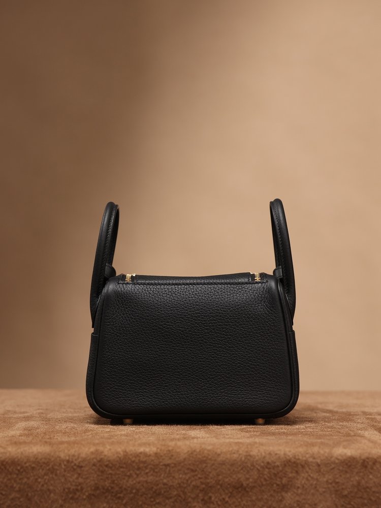 에르메스 Lindy Mini 19cm 블랙 실버버클 핸 001-283397