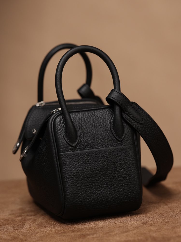 에르메스 Lindy 미니 19cm 블랙 골드 버클 백 001-283398