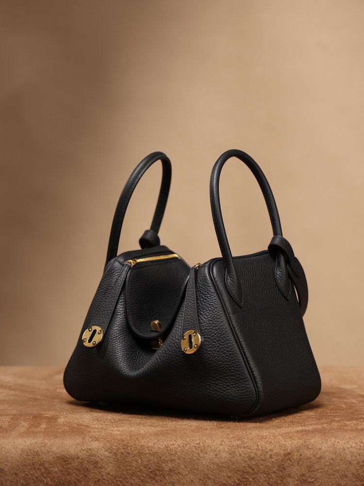 에르메스 Lindy 26cm 블랙 골드 버클 백 001-283407