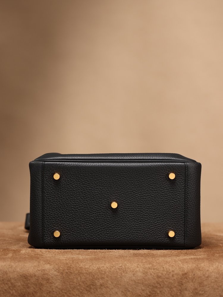 에르메스 Lindy 26cm 블랙 골드 버클 백 001-283407