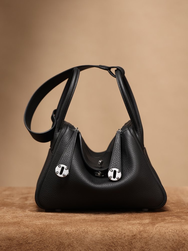 에르메스 Lindy 26cm 블랙골드실버 버클백 001-283408