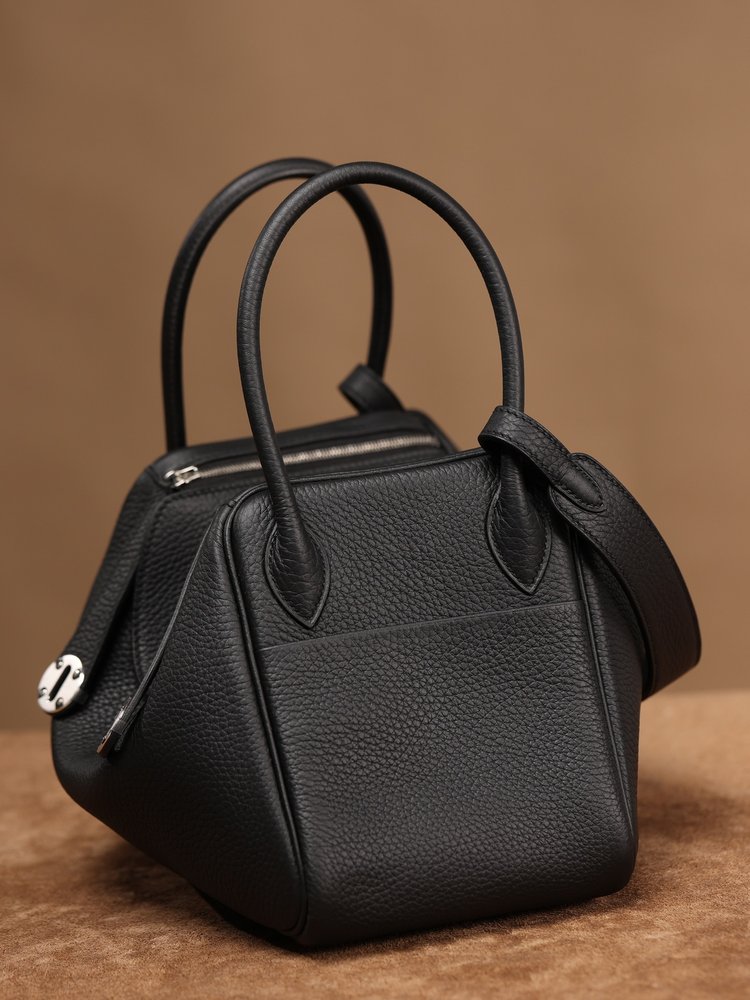 에르메스 Lindy 26cm 블랙골드실버 버클백 001-283408
