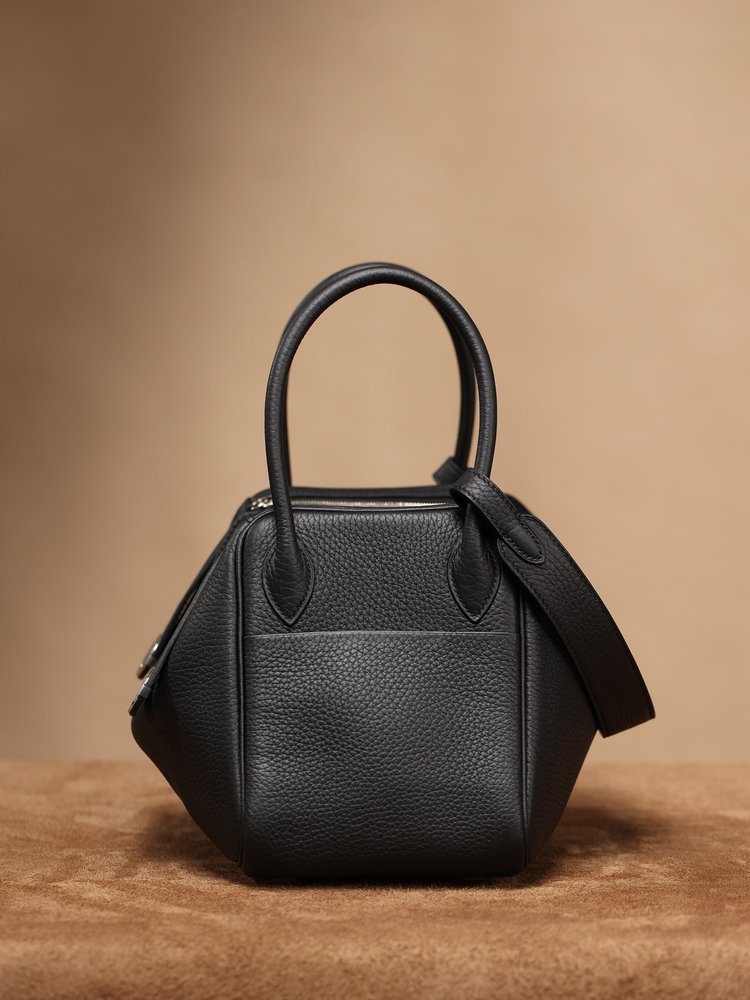 에르메스 Lindy 26cm 블랙골드실버 버클백 001-283408