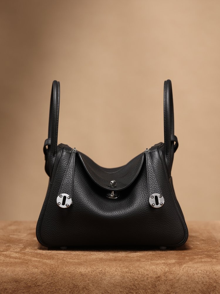 에르메스 Lindy 26cm 블랙골드실버 버클백 001-283408