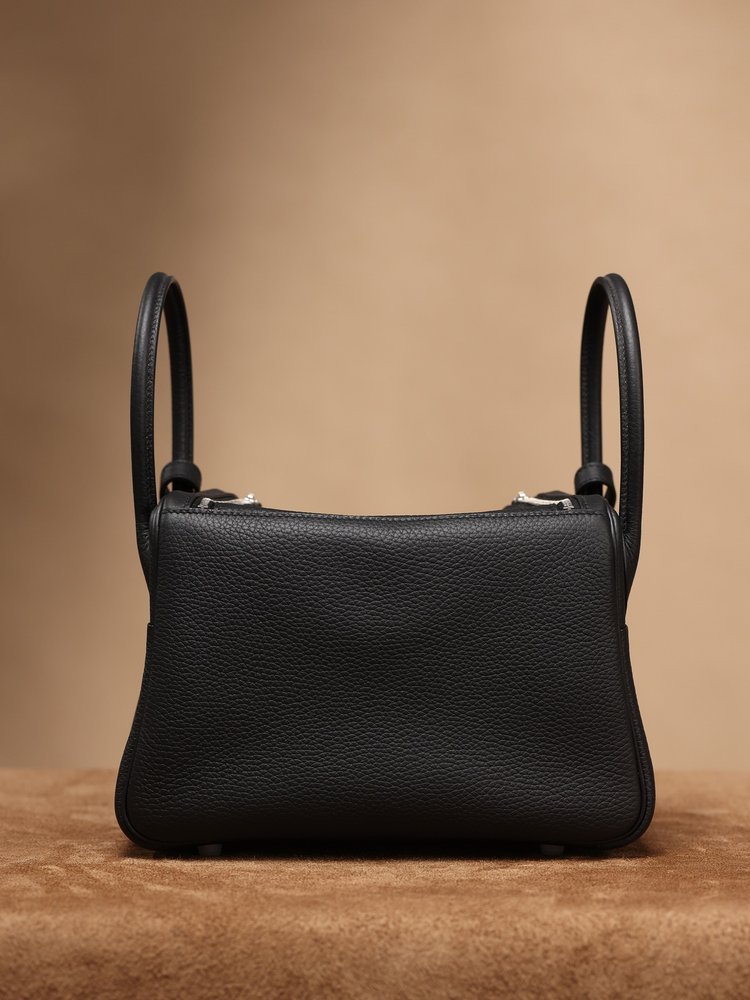 에르메스 Lindy 26cm 블랙골드실버 버클백 001-283408