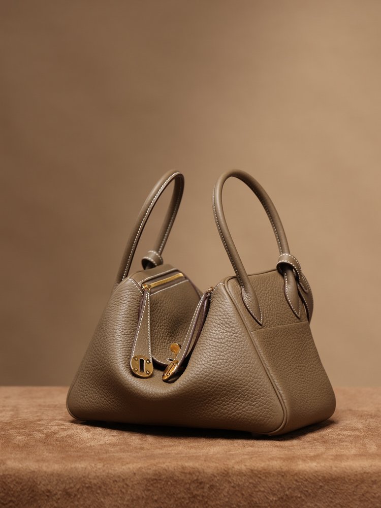 에르메스 Lindy 26cm 아이보리 골드하드웨어 독점 001-283411