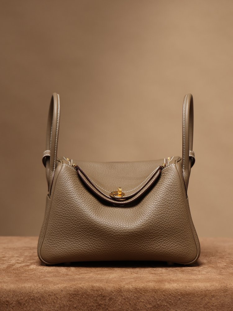 에르메스 Lindy 26cm 아이보리 골드하드웨어 독점 001-283411