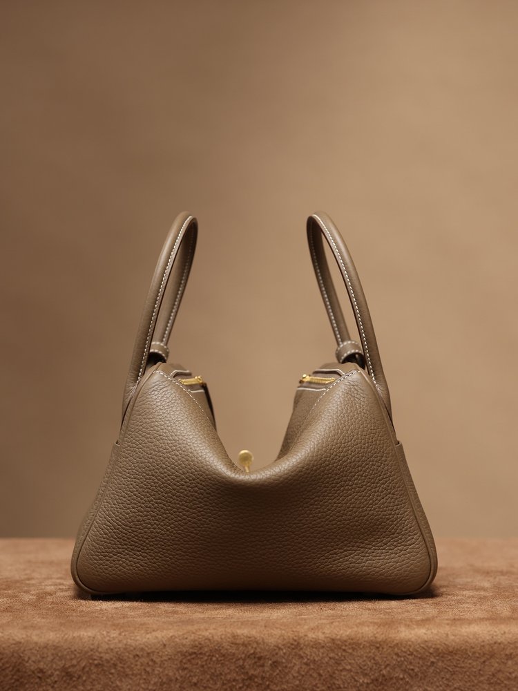 에르메스 Lindy 26cm 아이보리 골드하드웨어 독점 001-283411