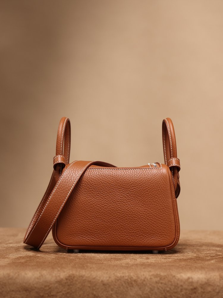 에르메스 Lindy Mini 19cm 브라운 실버 버클 001-283416