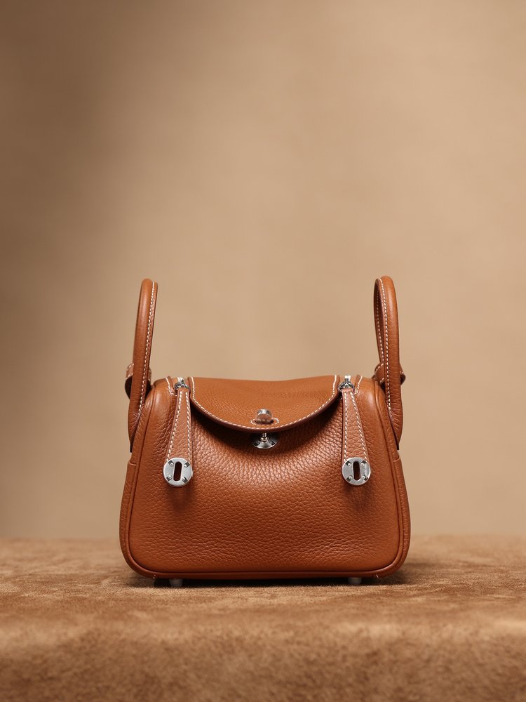 에르메스 Lindy Mini 19cm 브라운 실버 버클 001-283416