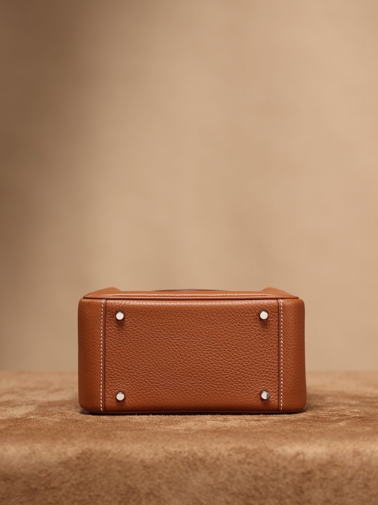 에르메스 Lindy Mini 19cm 브라운 실버 버클 001-283416