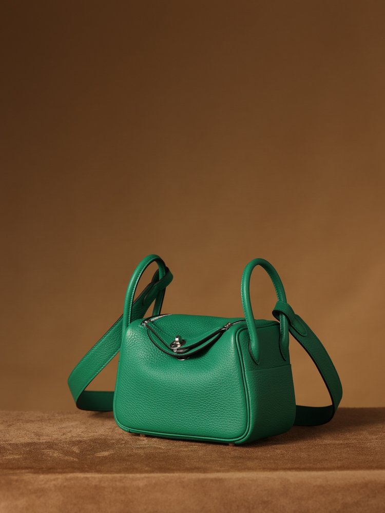 에르메스 Lindy Mini 19cm 실버 버클 벨벳 001-283418