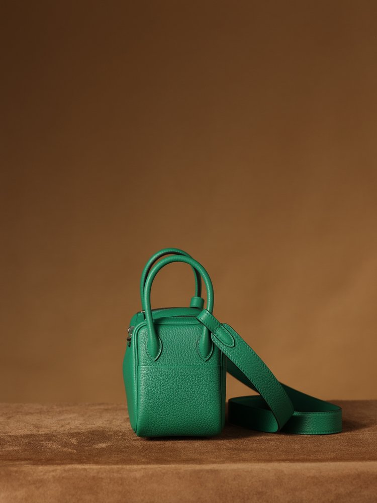 에르메스 Lindy Mini 19cm 실버 버클 벨벳 001-283418
