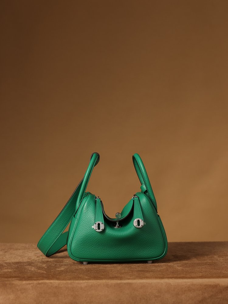 에르메스 Lindy Mini 19cm 실버 버클 벨벳 001-283418